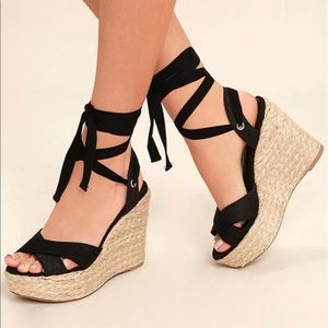 Lulu's wrap up wedges
